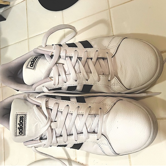 Adidas - Picture 4 of 5